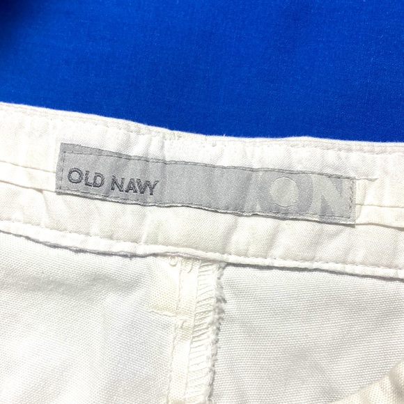 COPY - Old Navy White Mid Rise Flat Front Shorts. Size 10. Inseam 5 inches. - Picture 4 of 7